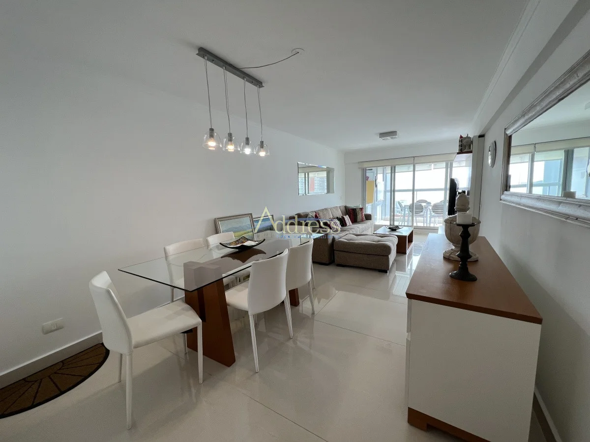 Apartamento en Playa Mansa, propiedad 293517 -Imagen 2