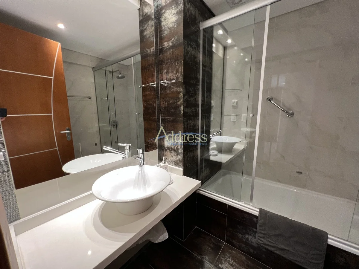 Apartamento en Playa Mansa, propiedad 293517 -Imagen 24