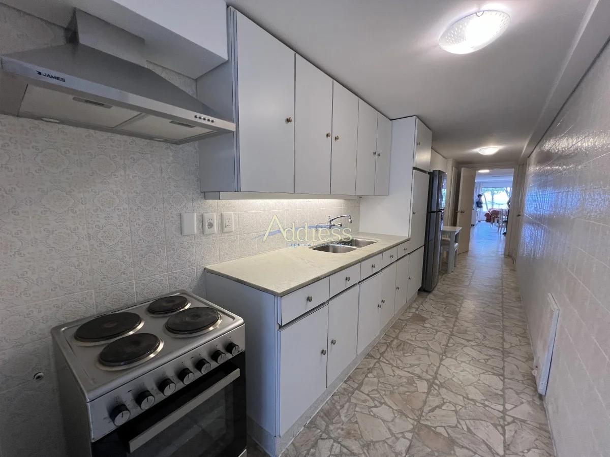 Apartamento en Playa Mansa, propiedad 293780 -Imagen 13