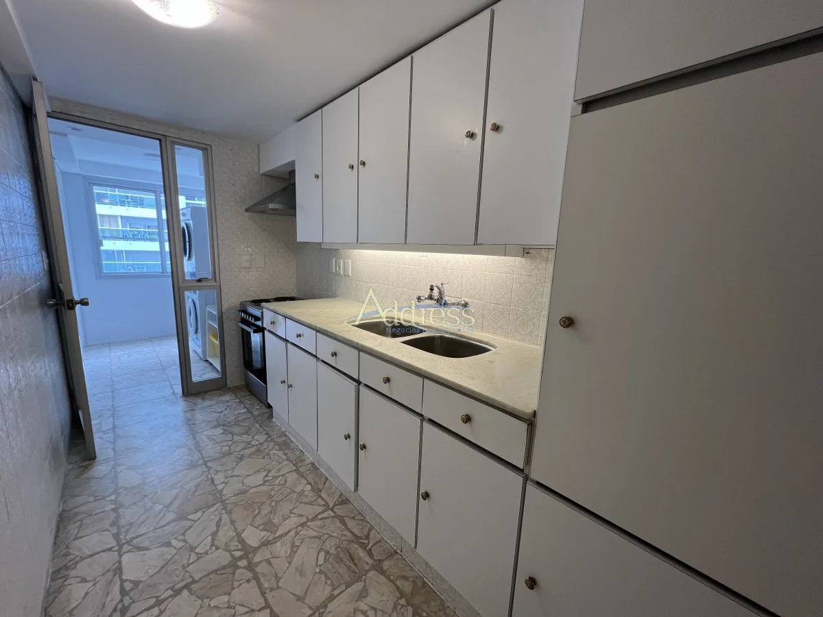 Apartamento en Playa Mansa, propiedad 293780 -Imagen 15