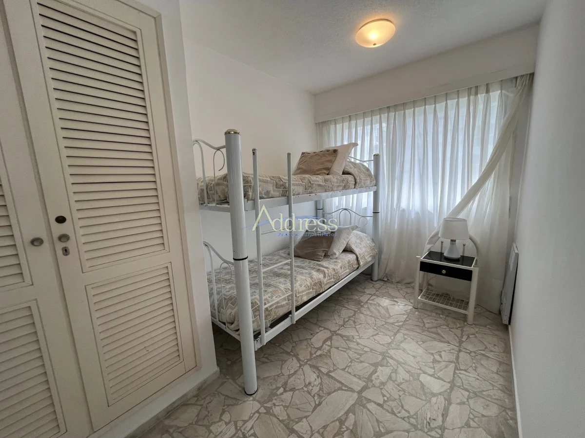 Apartamento en Playa Mansa, propiedad 293780 -Imagen 18