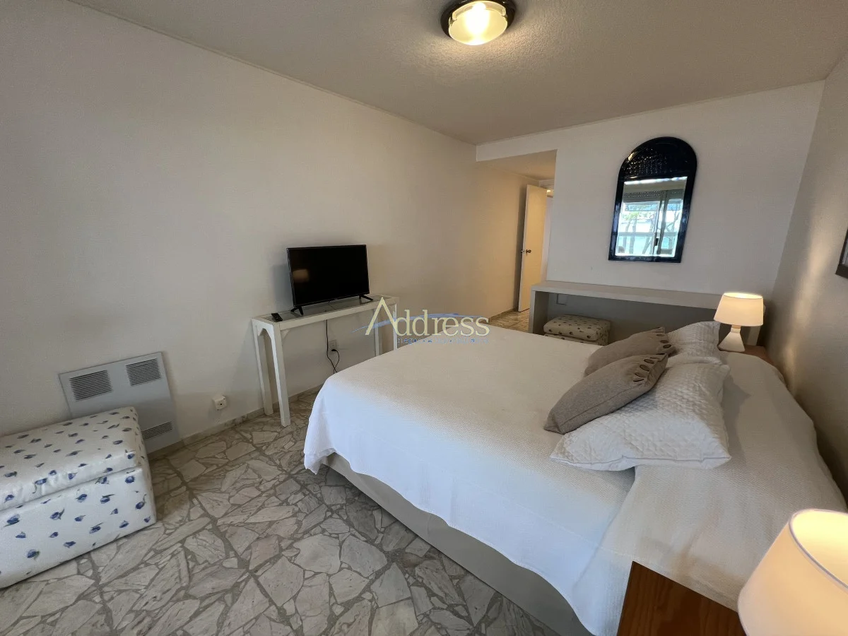 Apartamento en Playa Mansa, propiedad 293780 -Imagen 23