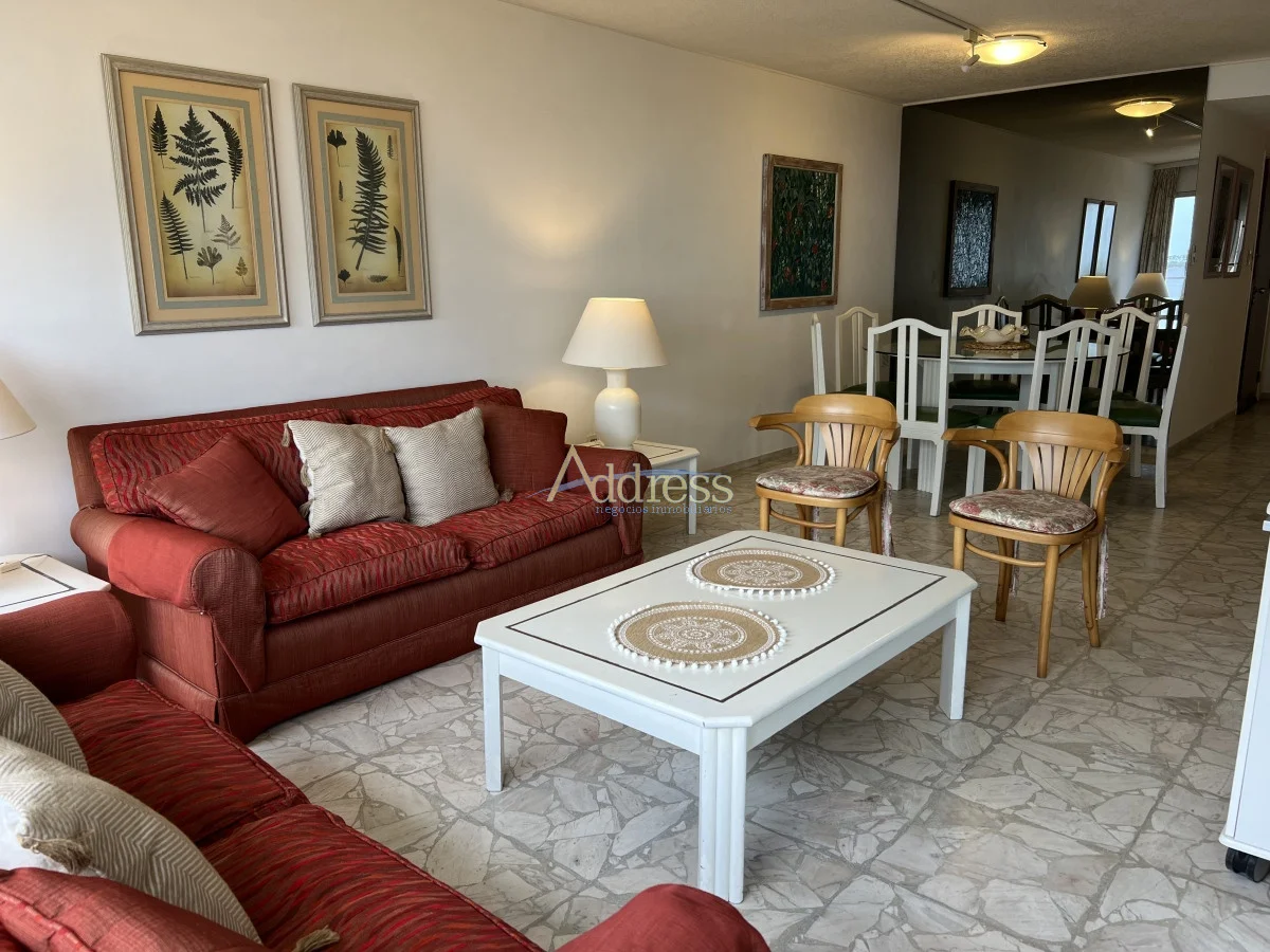 Apartamento en Playa Mansa, propiedad 293780 -Imagen 6