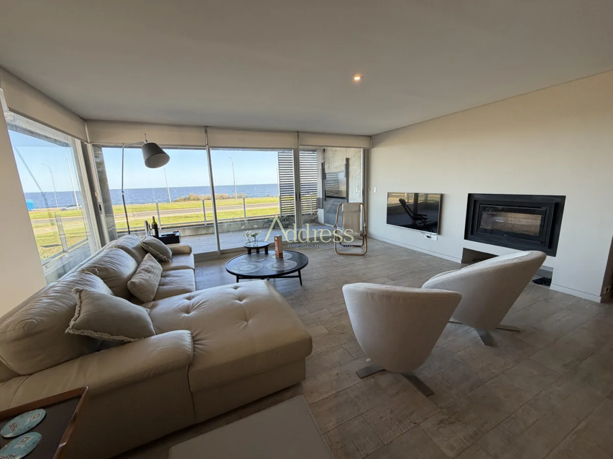 Apartamento en Playa Mansa, propiedad 293879 -Imagen 2