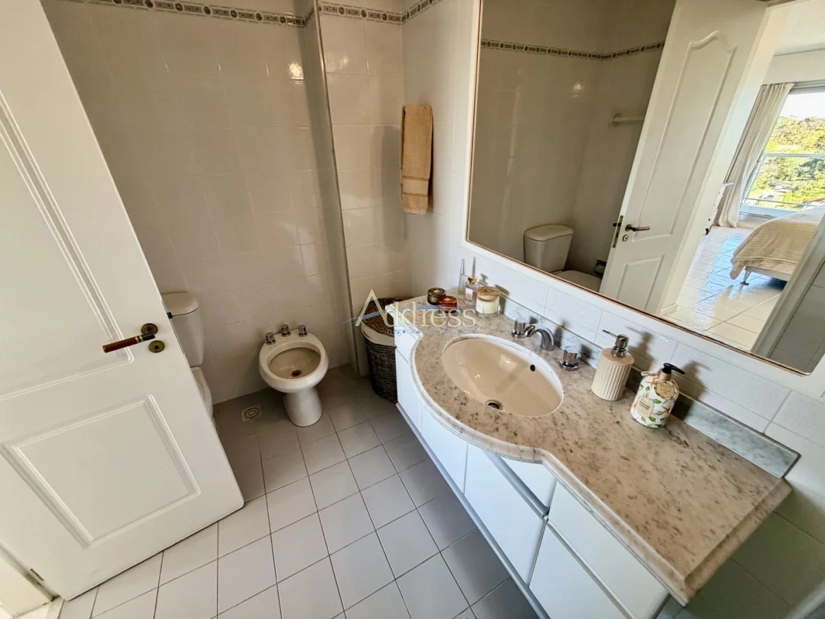 Apartamento en Playa Mansa, propiedad 301960 -Imagen 23
