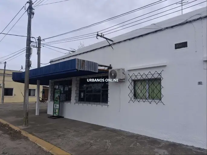 Venta de casa con salón comercial en Tarariras Ref:6119