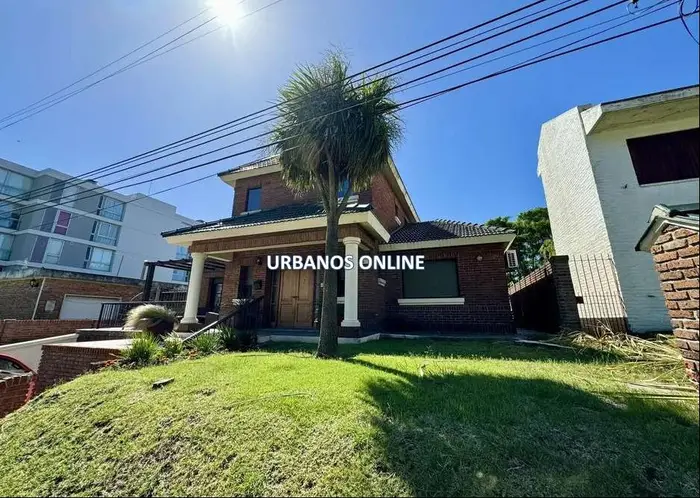 Venta de casa de 3 dormitorios y piscina en excelente zona de Colonia del Sacramento Ref: 6310