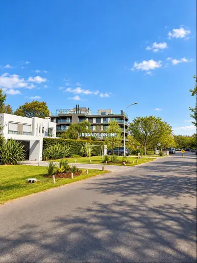 Alquiler de apartamento en Barrio Parques, 2 dormitorios, 2 baños y amenities Ref: 6073