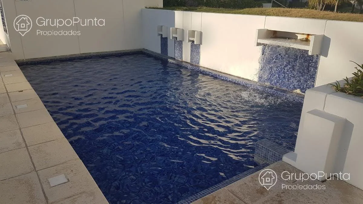 Apartamento en Playa Mansa, propiedad 280526 -Imagen 12