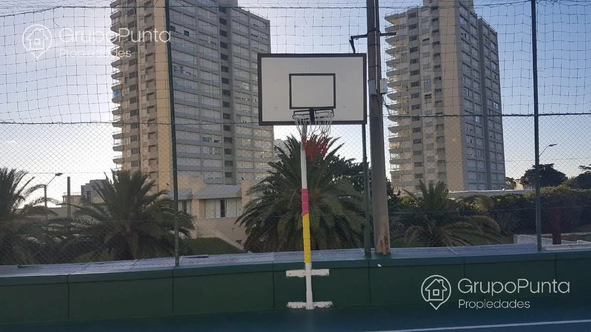 Apartamento en Playa Mansa, propiedad 280526 -Imagen 21