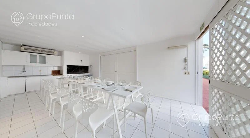 Apartamento en Playa Mansa, propiedad 280526 -Imagen 24