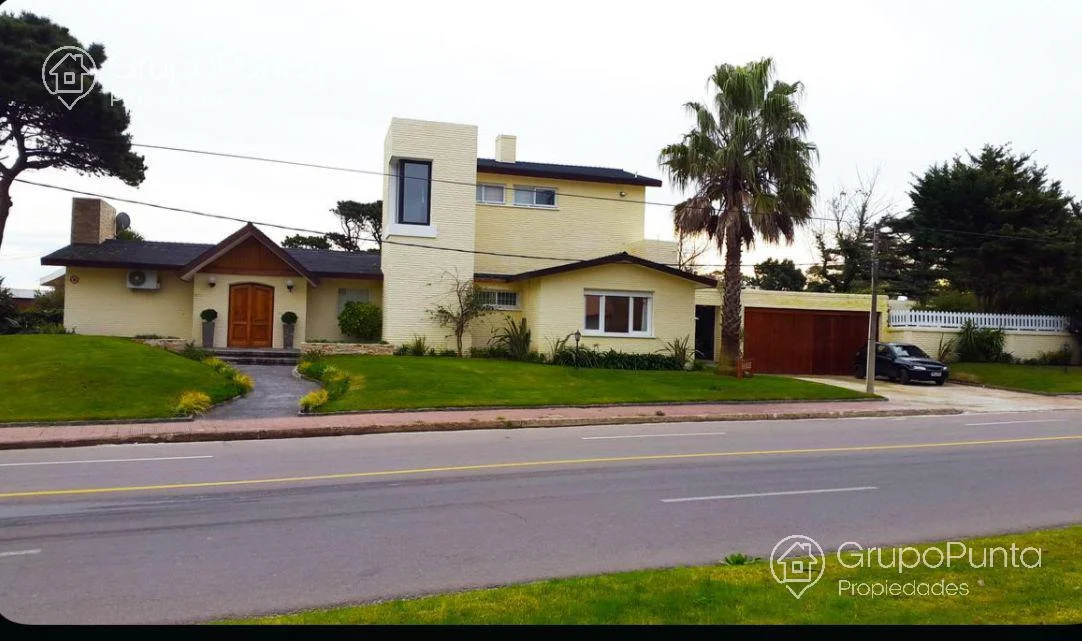 Casa en Playa Mansa, propiedad 280828 -Imagen 2