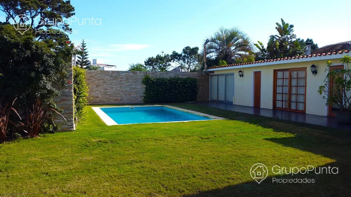 Casa en Playa Mansa, propiedad 280828 -Imagen 12