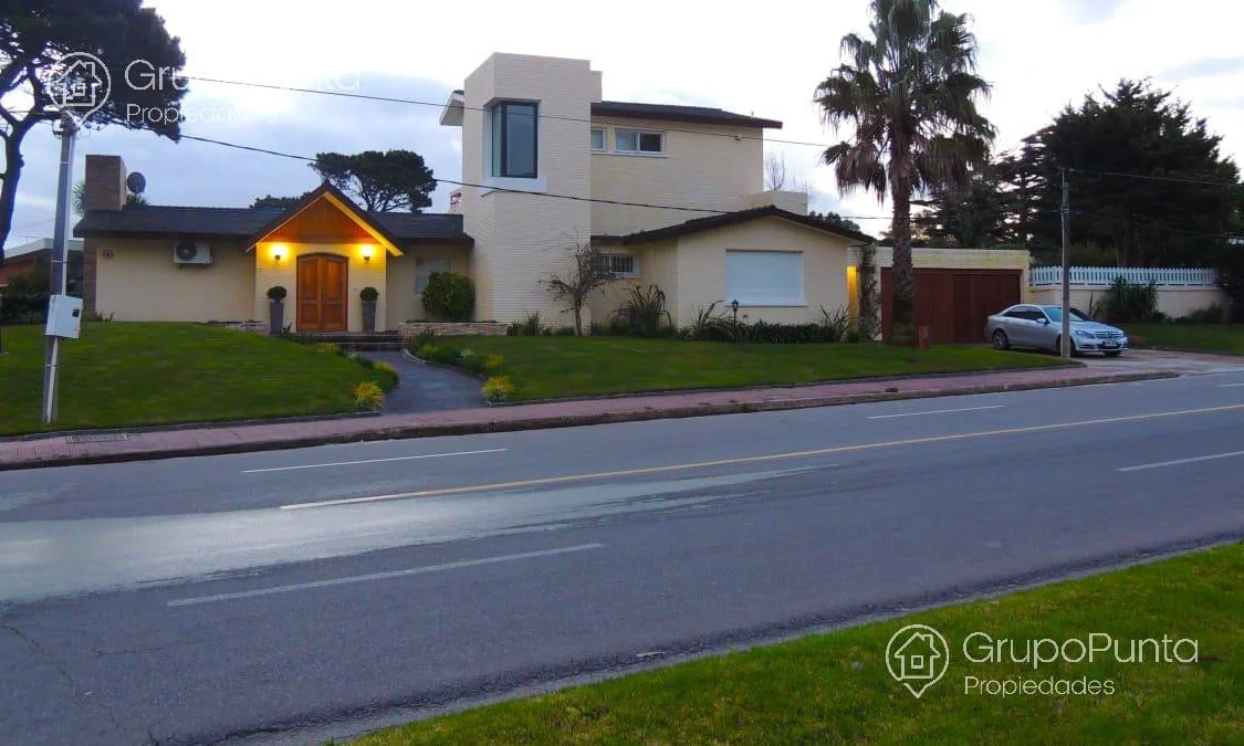 Casa en Playa Mansa, propiedad 280828 -Imagen 3