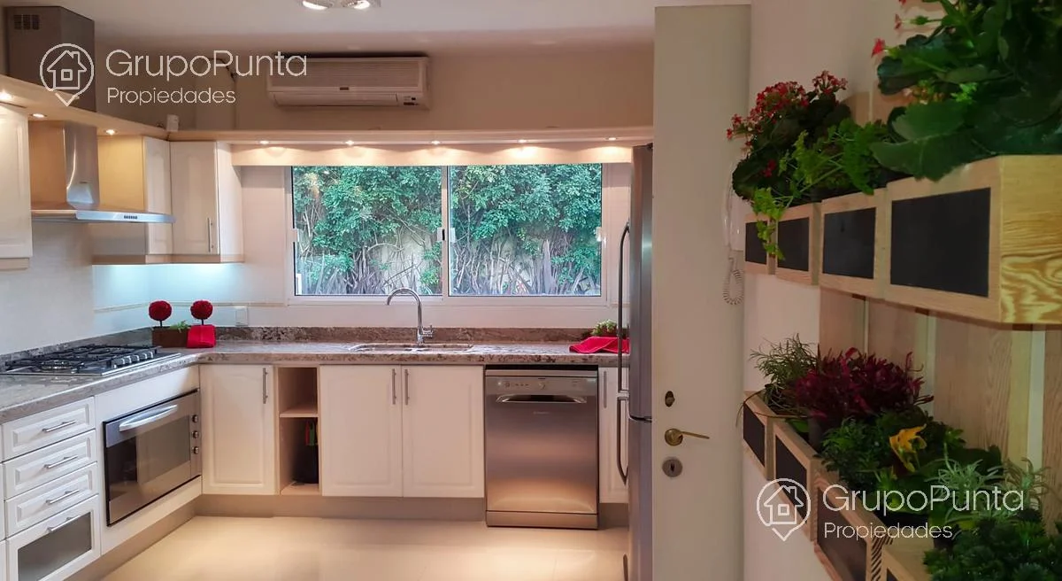 Casa en Playa Mansa, propiedad 280828 -Imagen 10