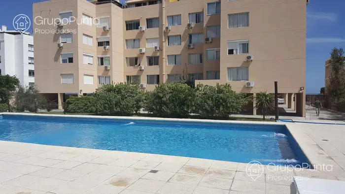 Departamento   frente al mar en  Pinares