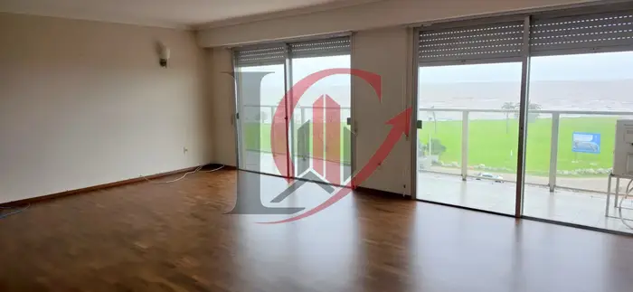 Apartamento 4 dormitorios en Alquiler Rambla Punta Carretas con Garage y hermosa vista