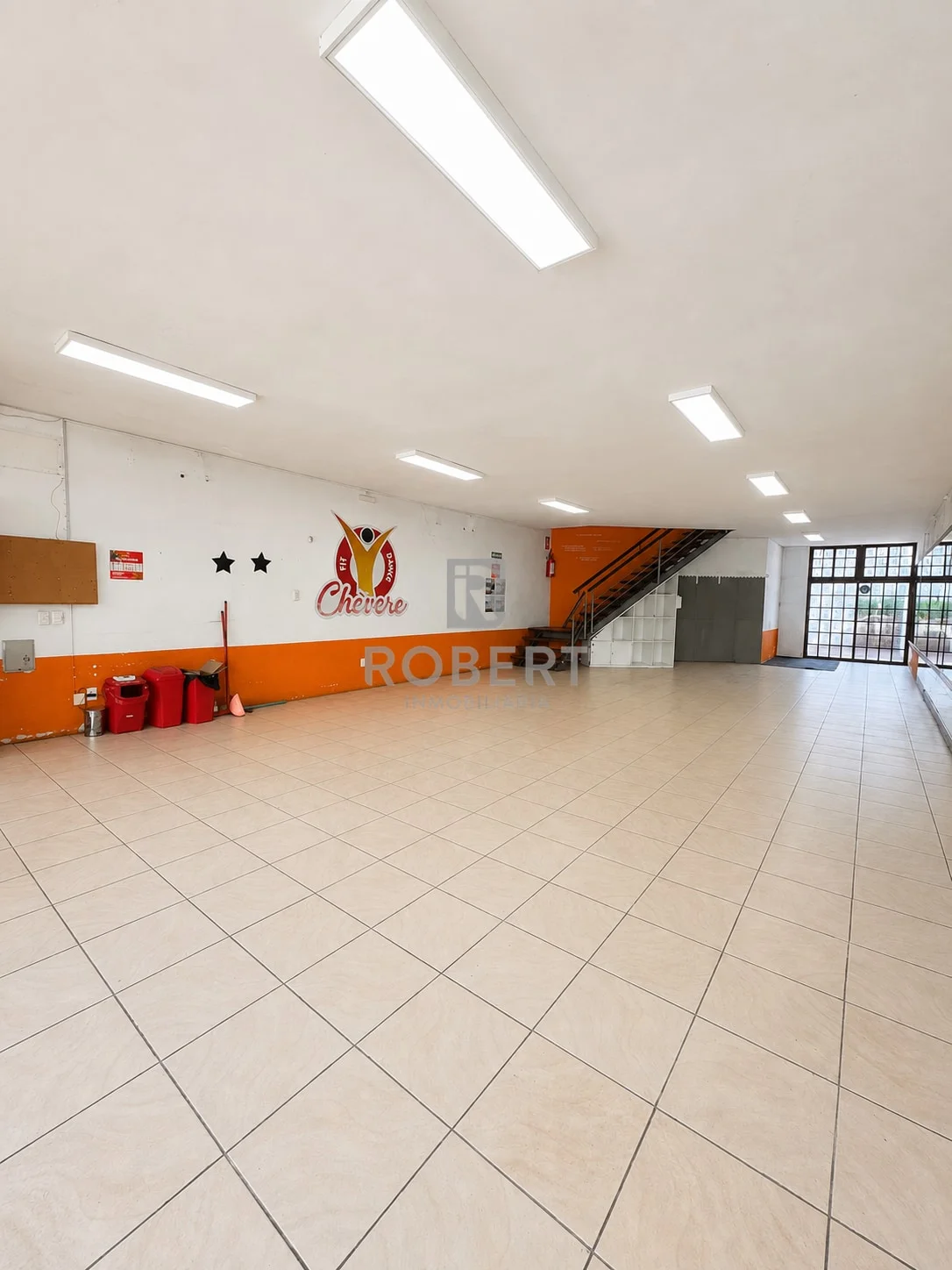 Local en Tres Cruces, propiedad 292599 -Imagen 2