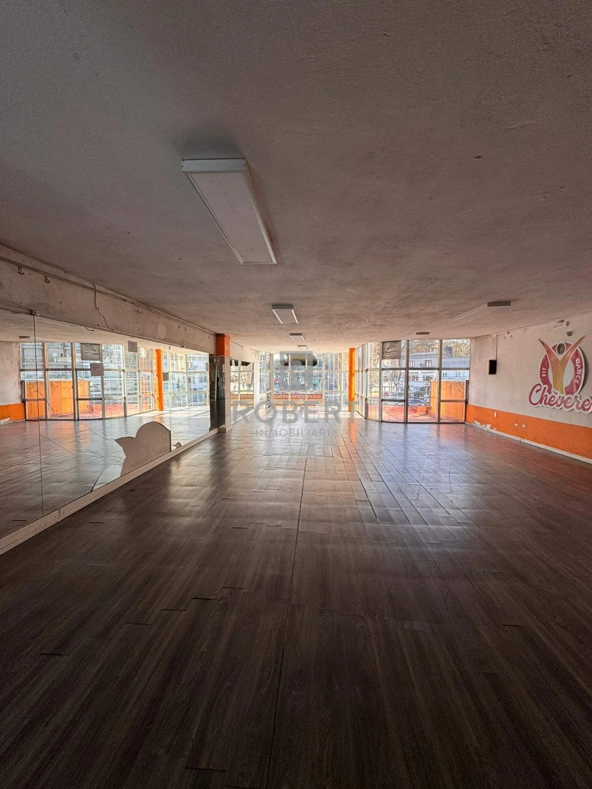 Local en Tres Cruces, propiedad 292599 -Imagen 11