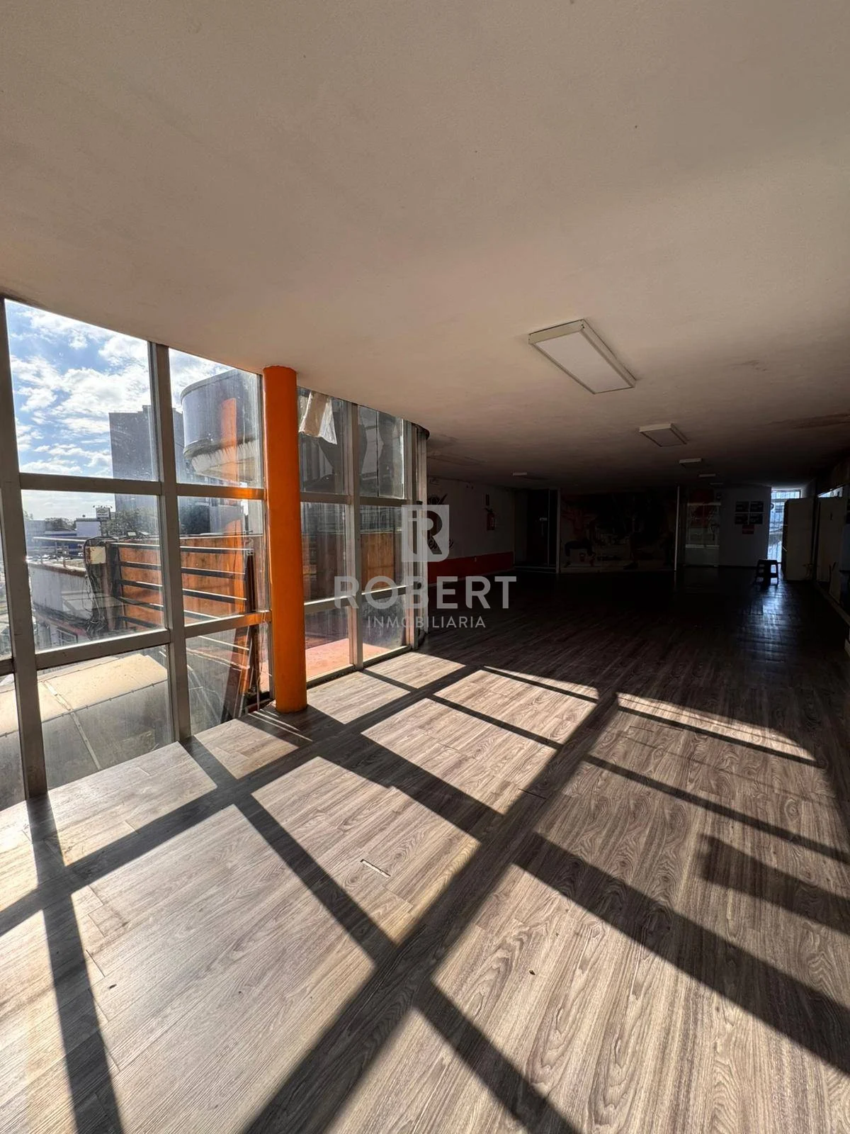 Local en Tres Cruces, propiedad 292599 -Imagen 15