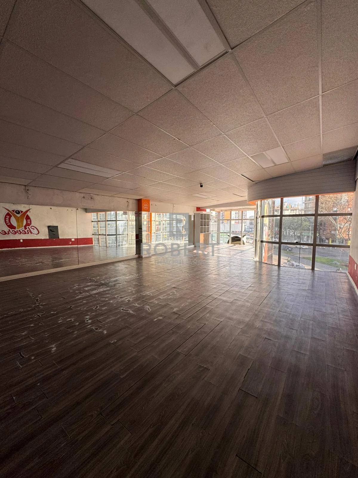 Local en Tres Cruces, propiedad 292599 -Imagen 17