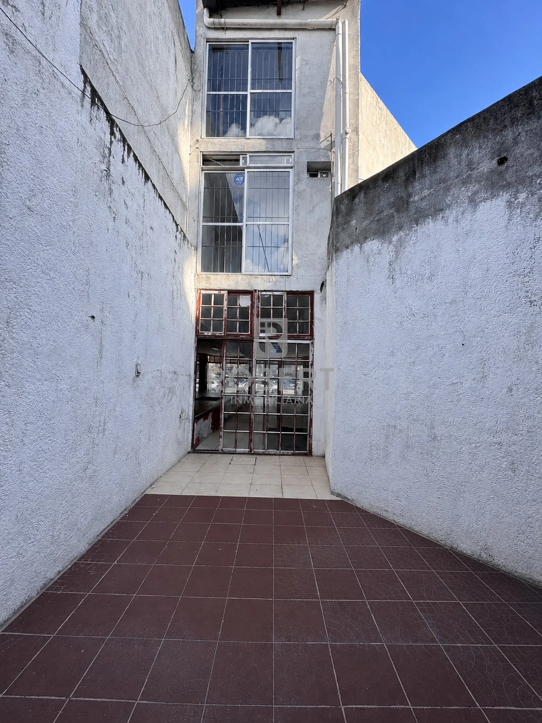 Local en Tres Cruces, propiedad 292599 -Imagen 6