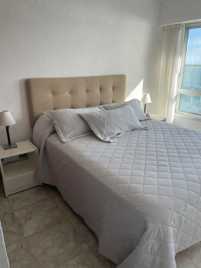 Apartamento en Playa Mansa, propiedad 287815 -Imagen 12