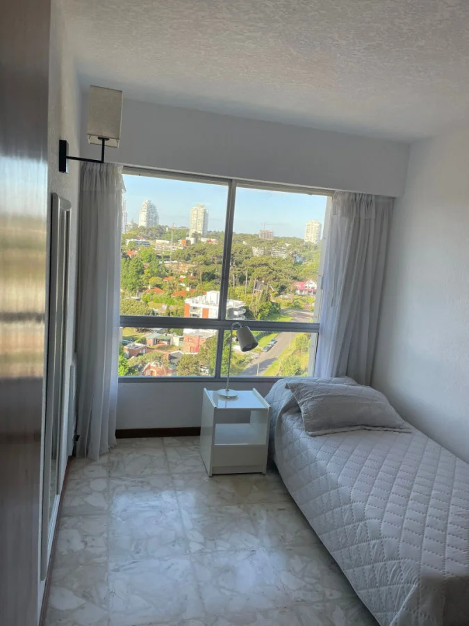 Apartamento en Playa Mansa, propiedad 287815 -Imagen 8