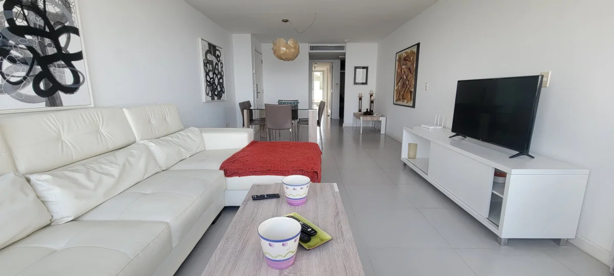 Apartamento en Playa Mansa, propiedad 287826 -Imagen 1