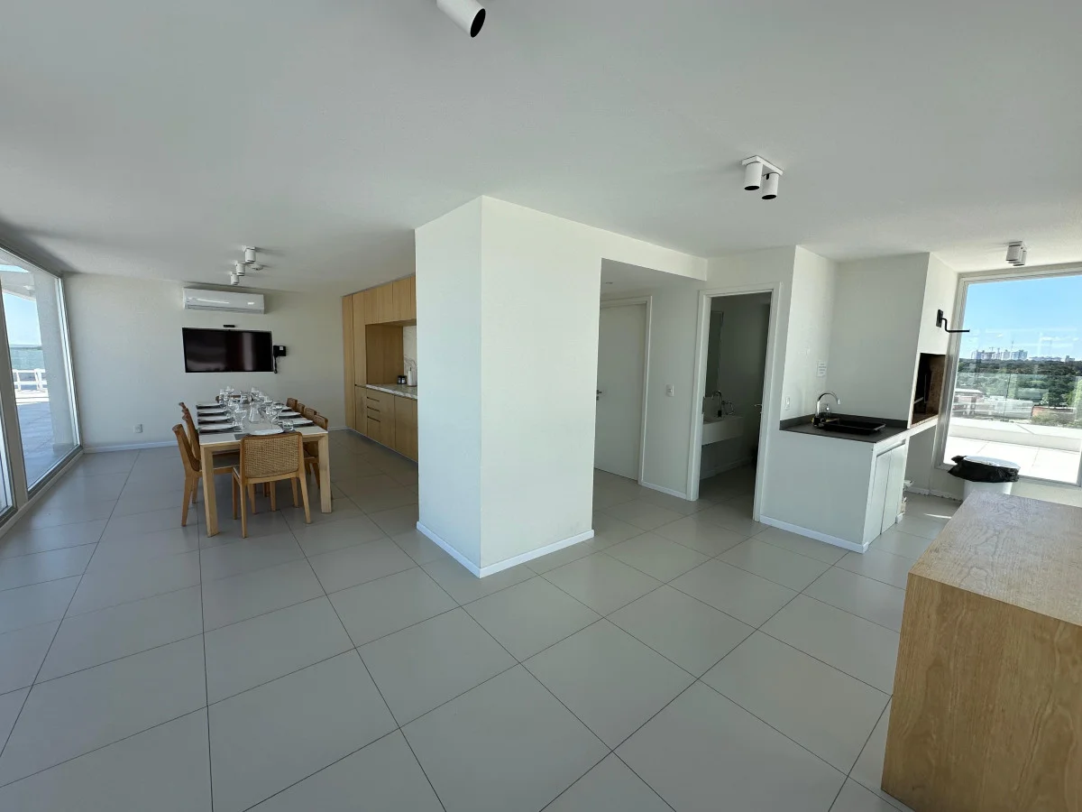 Apartamento en Playa Mansa, propiedad 290407 -Imagen 15