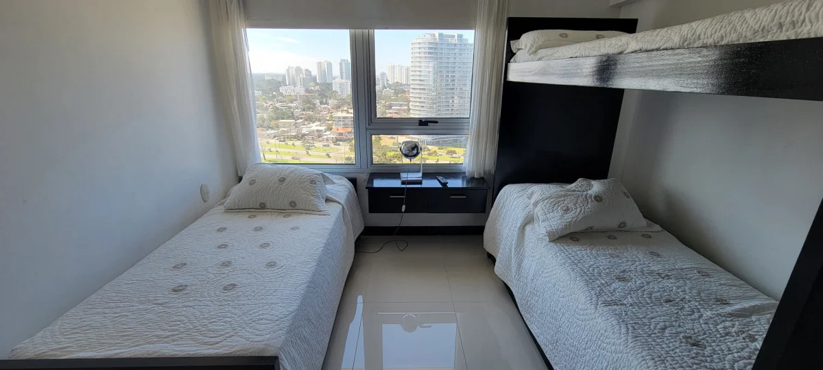 Apartamento en Playa Mansa, propiedad 294875 -Imagen 16