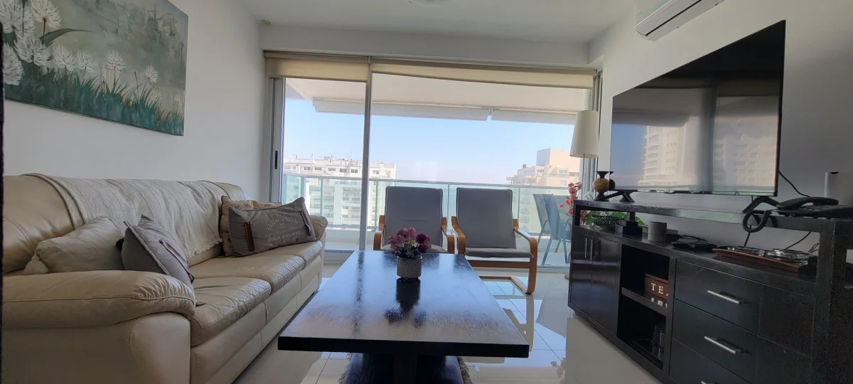 Apartamento en Playa Mansa, propiedad 294875 -Imagen 5