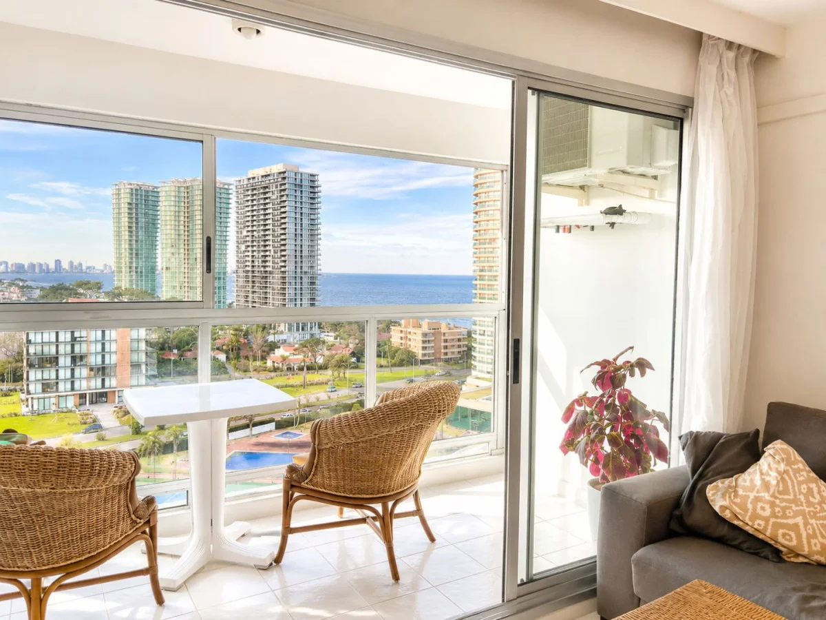 Apartamento en Playa Mansa, propiedad 295866 -Imagen 1