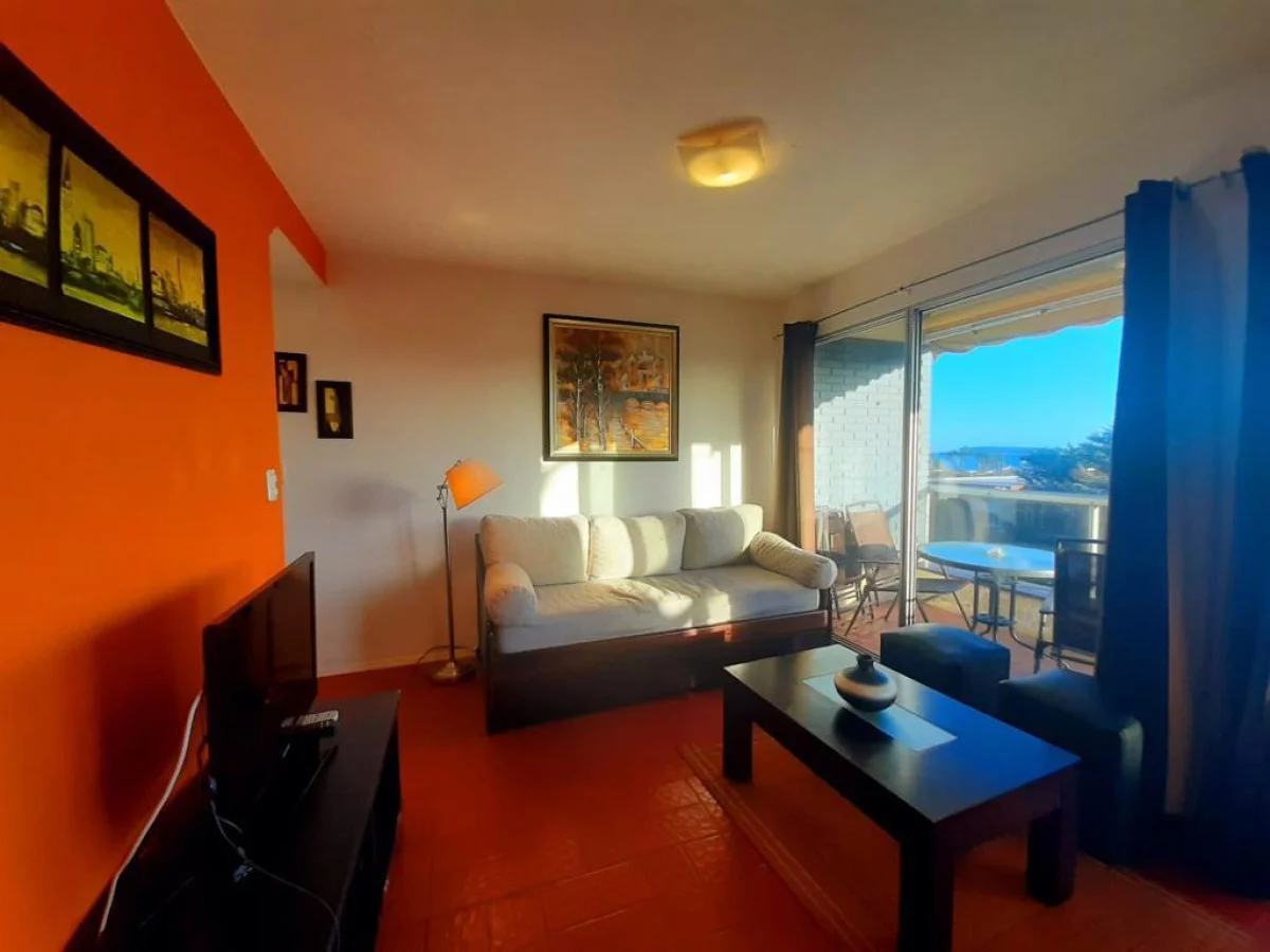 Apartamento en Playa Mansa, propiedad 297091 -Imagen 2