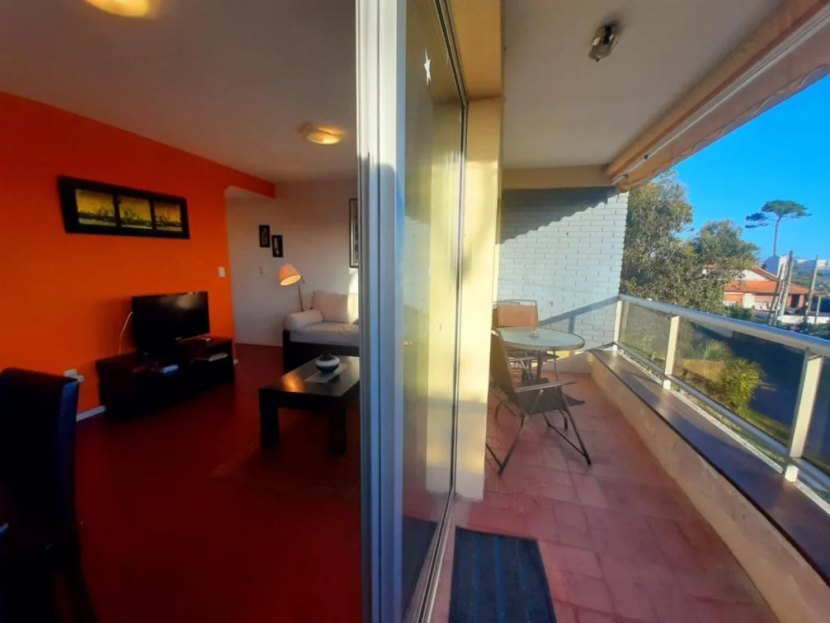 Apartamento en Playa Mansa, propiedad 297091 -Imagen 3