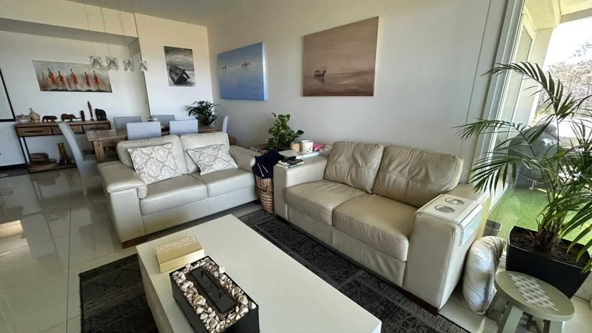 Apartamento en Playa Mansa, propiedad 297203 -Imagen 3