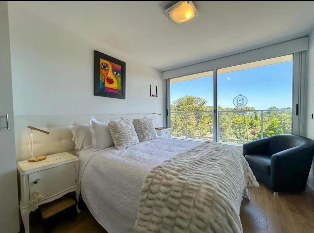 Apartamento en Playa Mansa, propiedad 297438 -Imagen 1