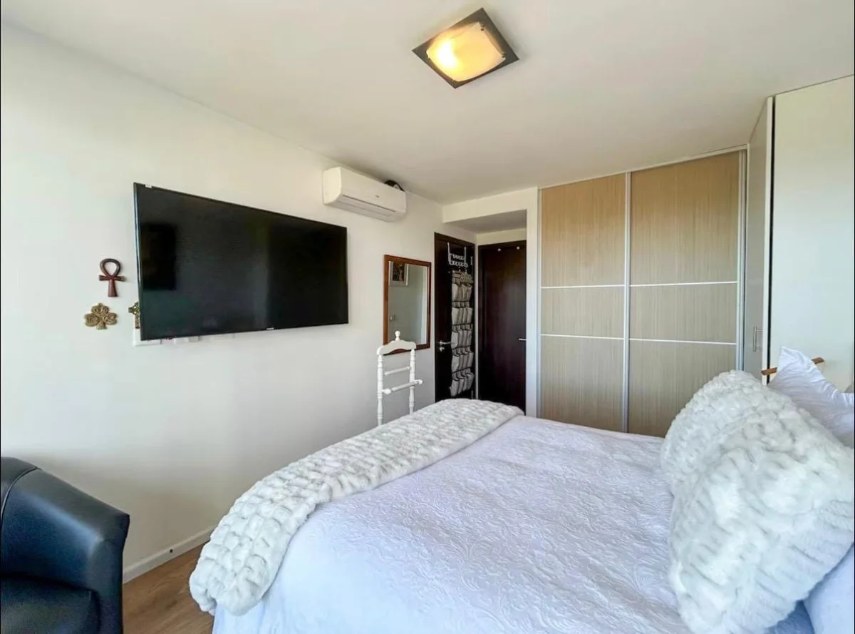 Apartamento en Playa Mansa, propiedad 297438 -Imagen 2