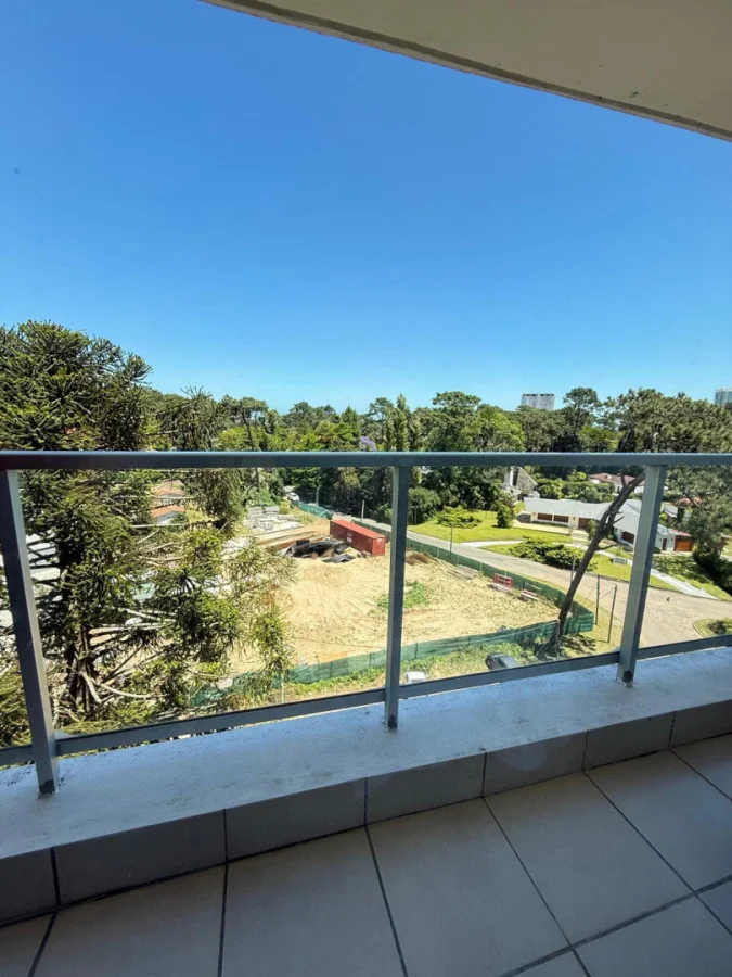 Apartamento en Playa Mansa, propiedad 297438 -Imagen 15