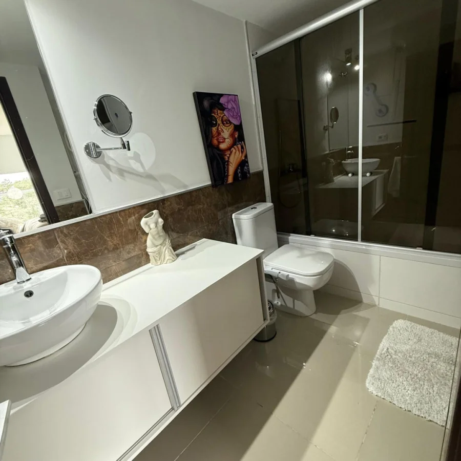 Apartamento en Playa Mansa, propiedad 297438 -Imagen 3