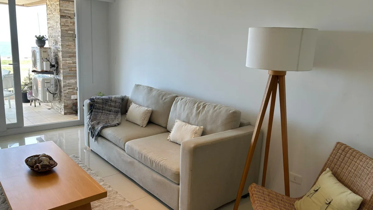 Apartamento en Playa Mansa, propiedad 299748 -Imagen 2