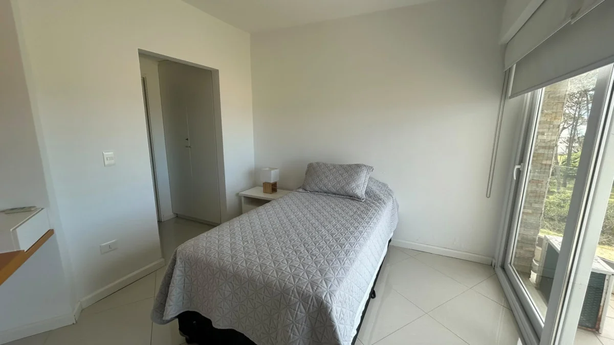 Apartamento en Playa Mansa, propiedad 299748 -Imagen 13