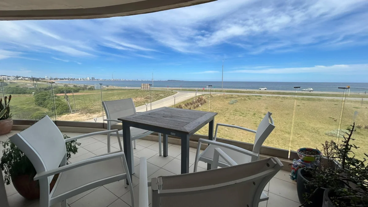 Apartamento en Playa Mansa, propiedad 299748 -Imagen 7