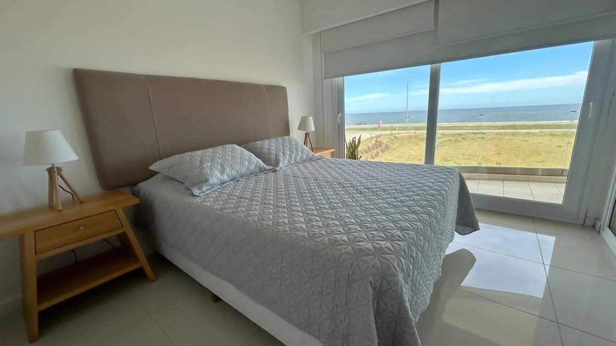 Apartamento en Playa Mansa, propiedad 299748 -Imagen 8