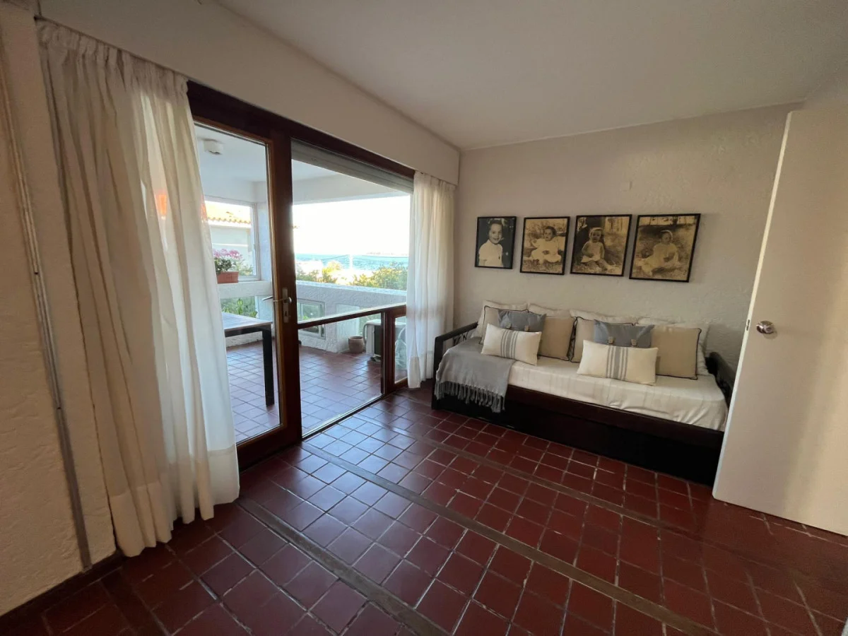 Apartamento en Playa Mansa, propiedad 301137 -Imagen 4