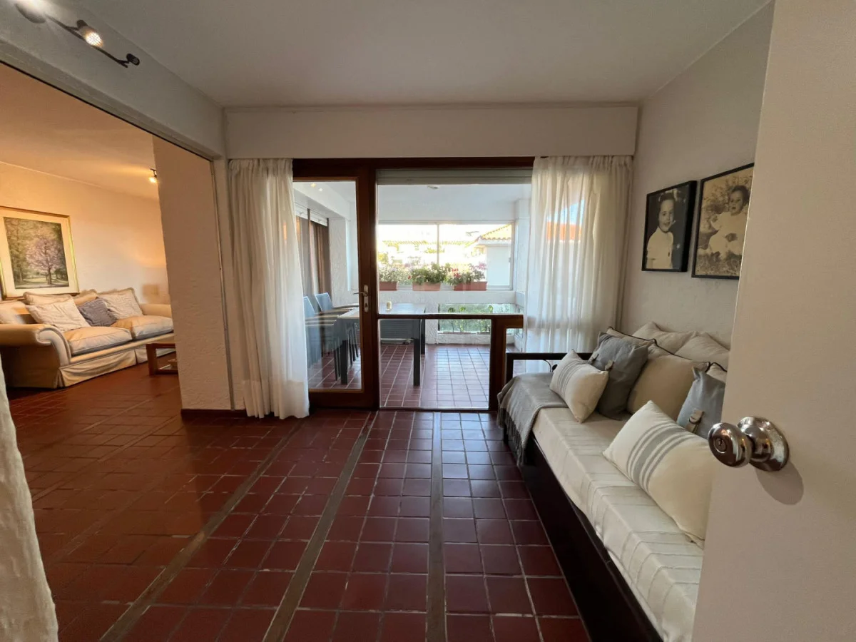Apartamento en Playa Mansa, propiedad 301137 -Imagen 6