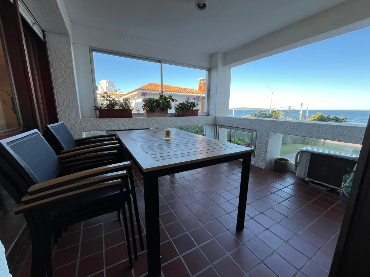 Apartamento en Playa Mansa, propiedad 301137 -Imagen 9