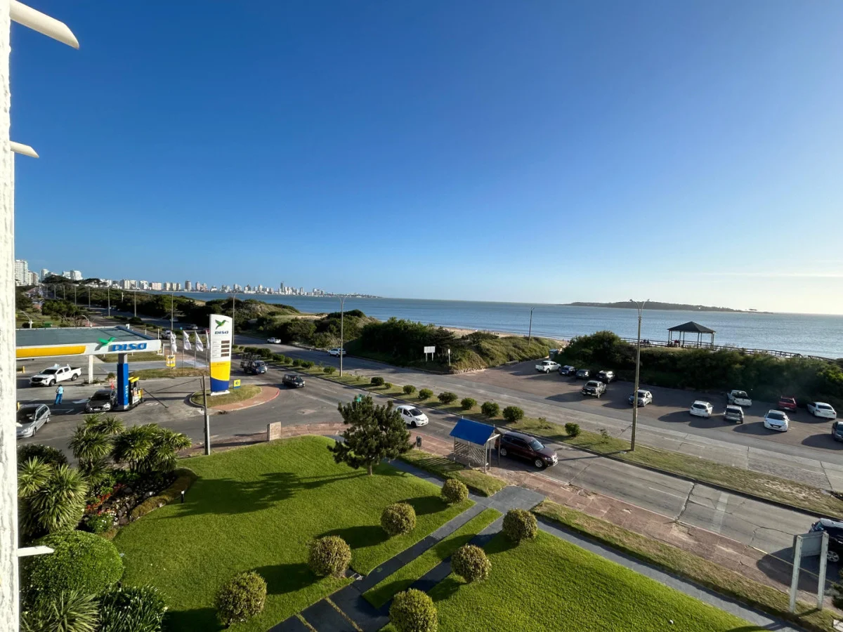 Apartamento en Playa Mansa, propiedad 302323 -Imagen 3