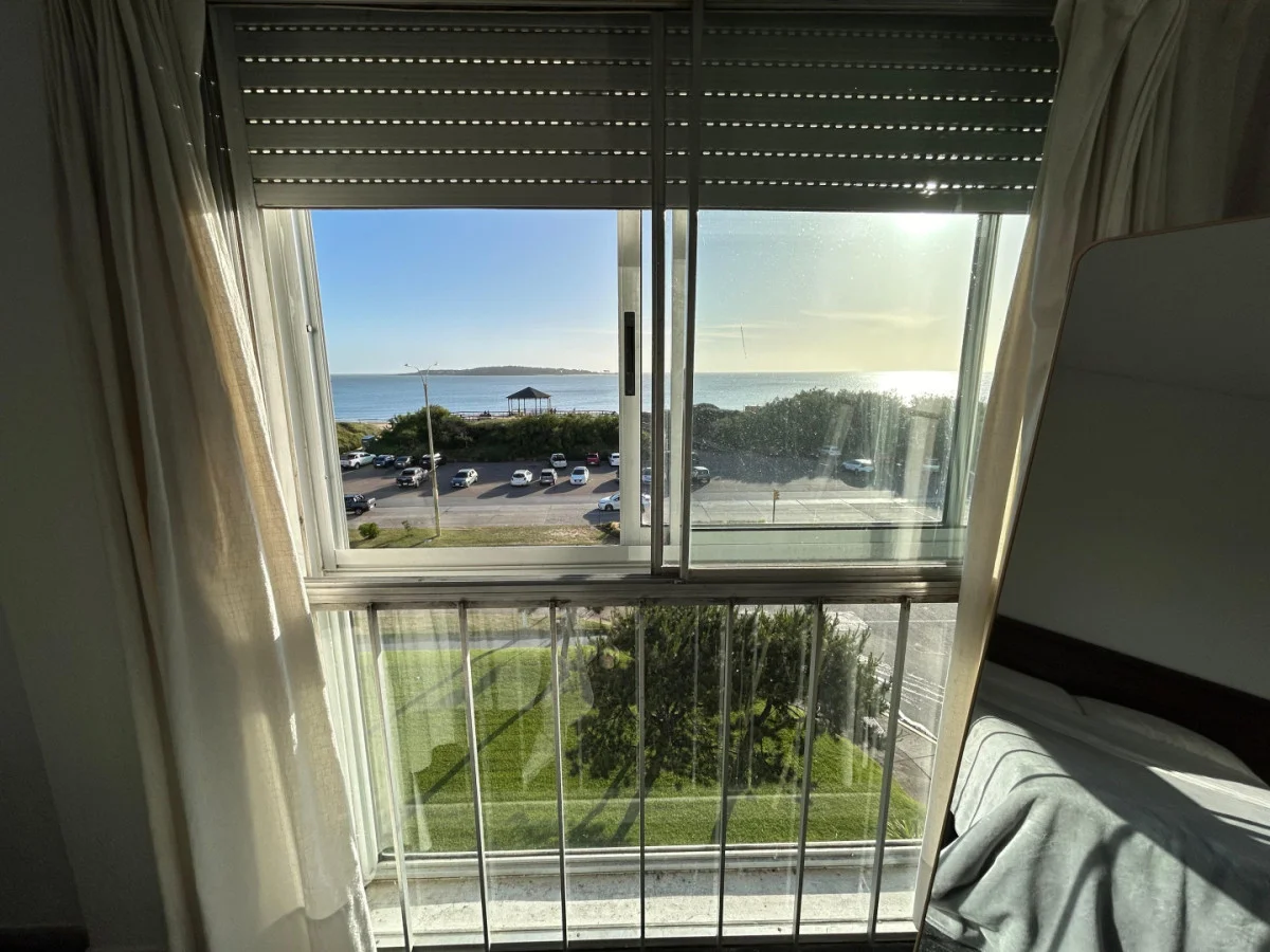 Apartamento en Playa Mansa, propiedad 302323 -Imagen 9