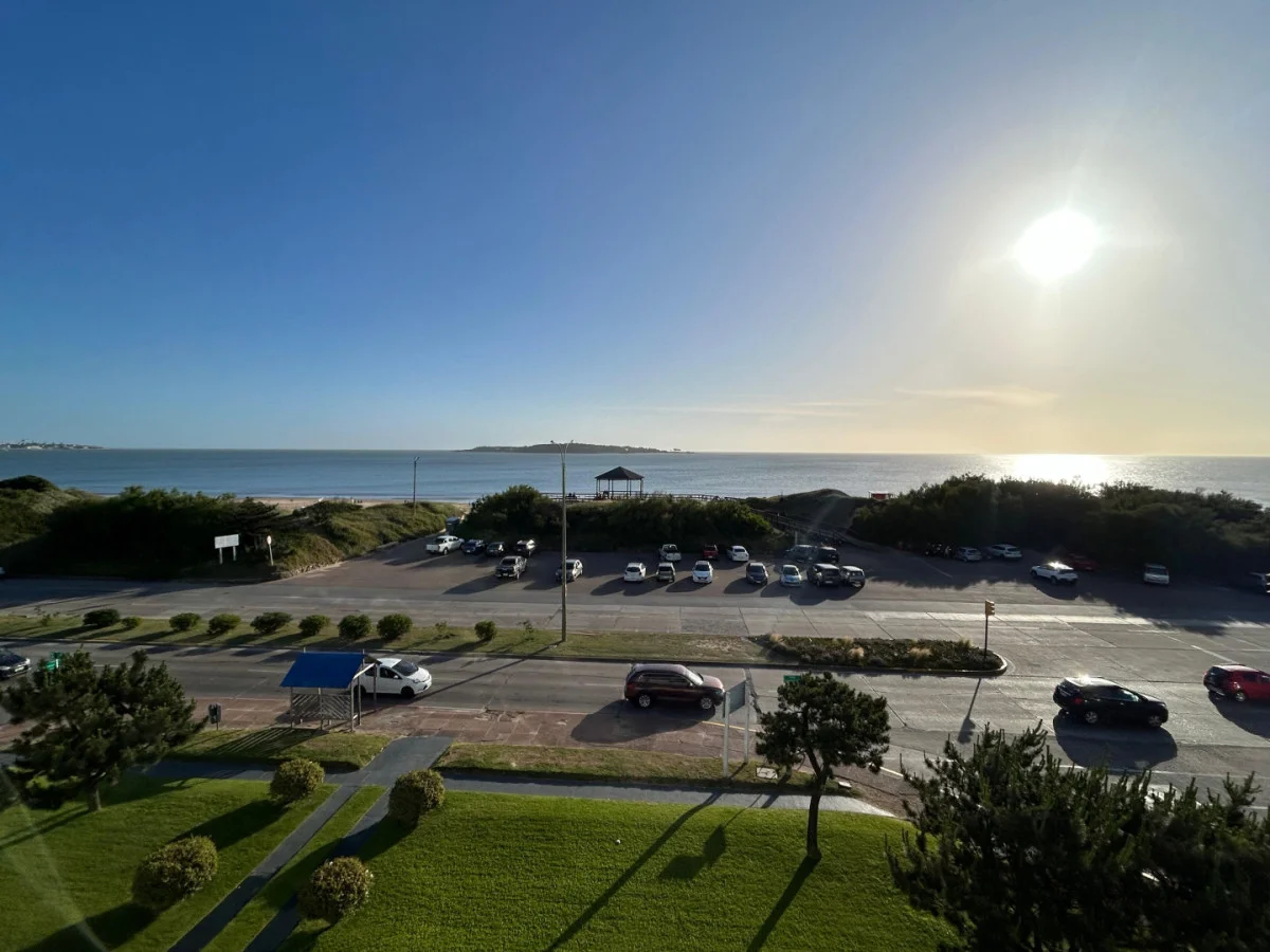 Apartamento en Playa Mansa, propiedad 302323 -Imagen 15